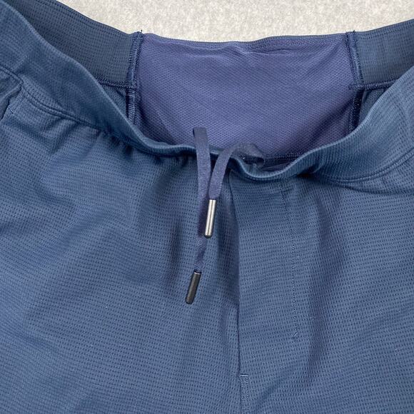 Lululemon Shorts Mens L Warp Lite Short 9" in True Navy - Picture 2 of 6